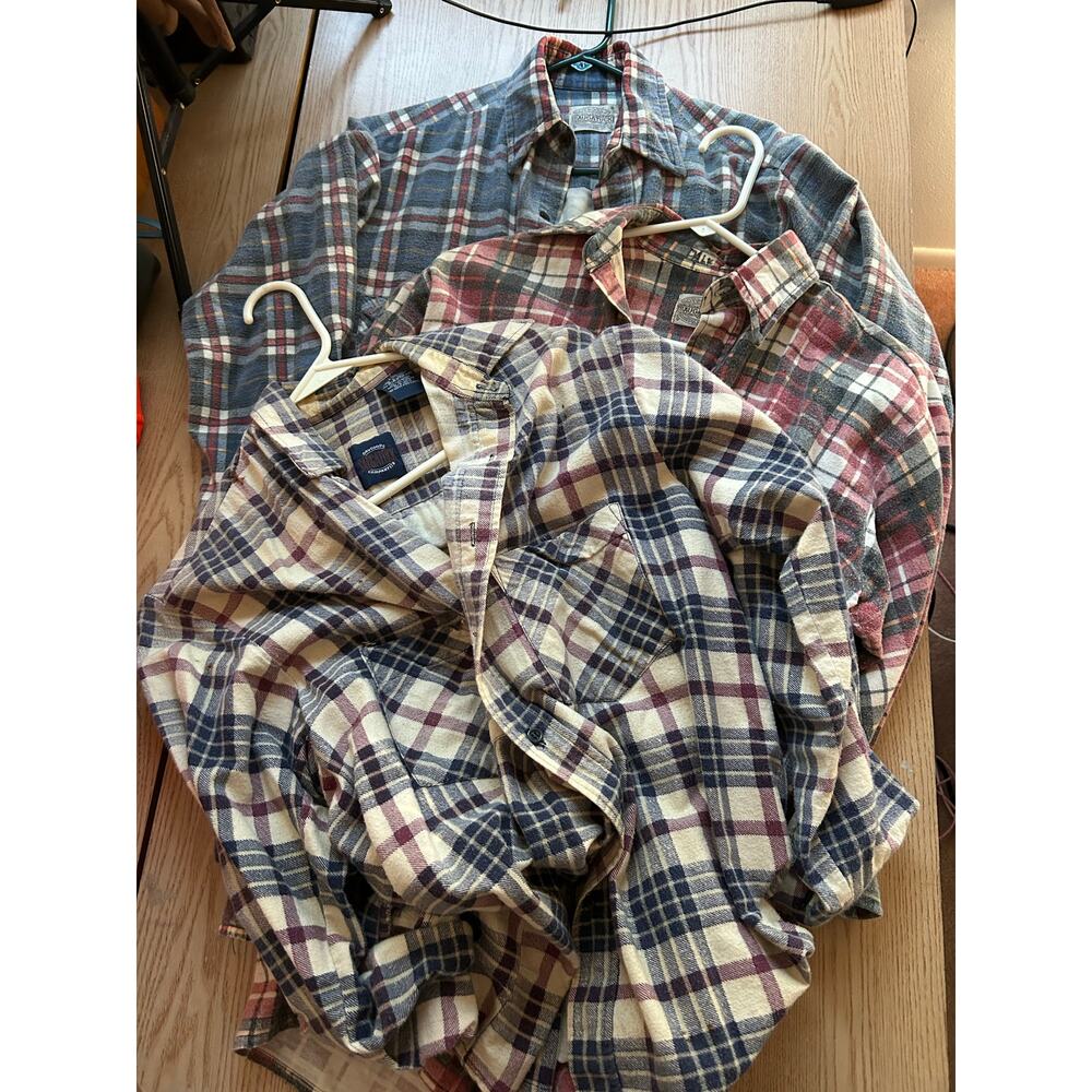 Bundle of 3 Men’s Saugatuck Cotton Flannel LS Shirts Faded Blue Red Cream Small
